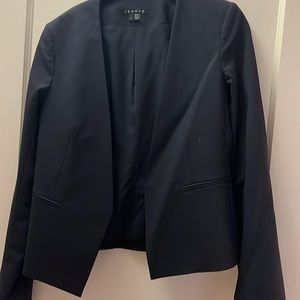 Theory lanai navy blazer in like new condition